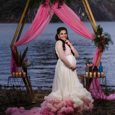 outdoor maternity photoshoot