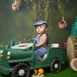 toodler safari theme photoshoot